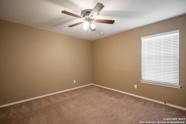 Building Photo - Comfortable Living in a Gated Community Near It All