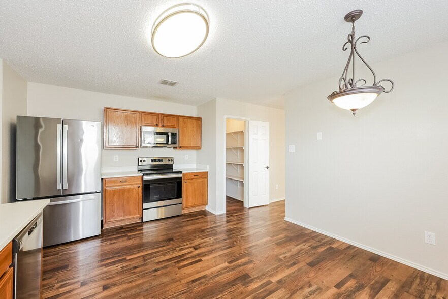 Building Photo - 3845 German Pointer Way