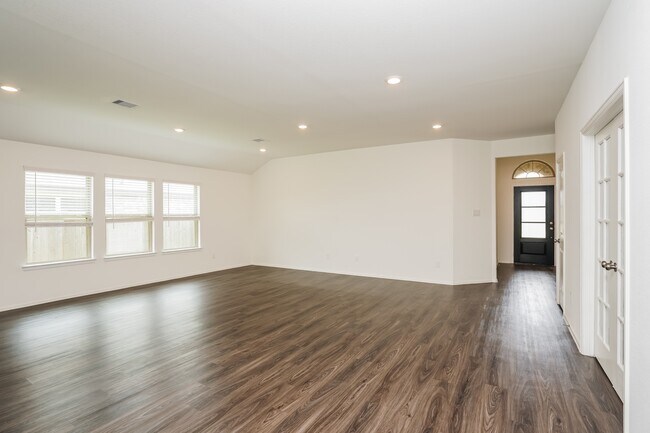 Building Photo - 326 Pickwick Gdns Ln