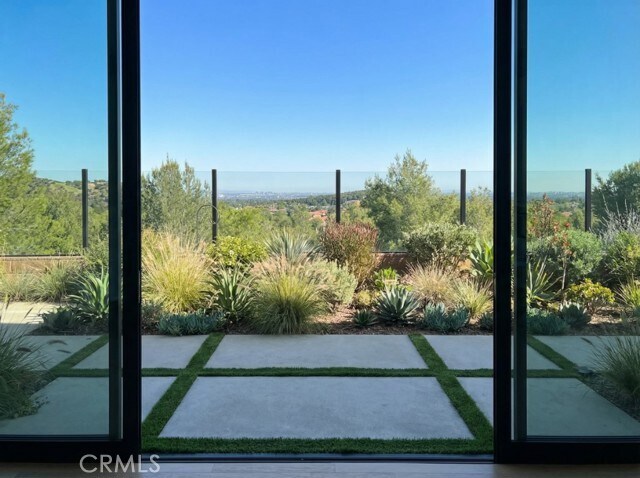 Building Photo - 147 Oceano