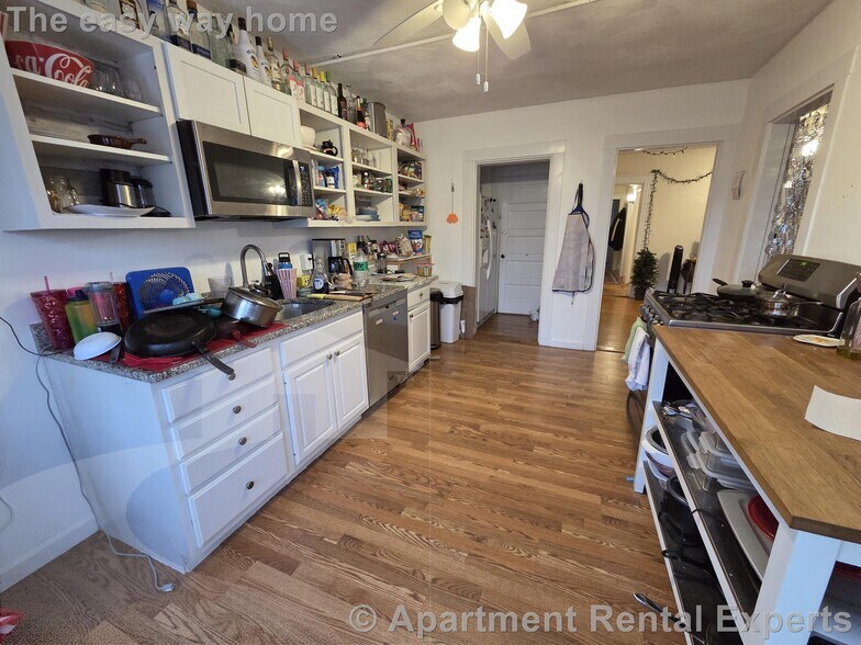 Building Photo - 25 Fairfield St