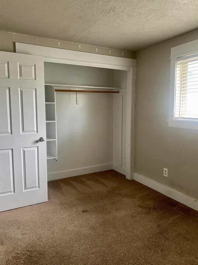 Building Photo - 1541 Marilyn Cir