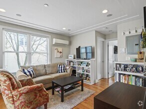 Building Photo - 104 D St