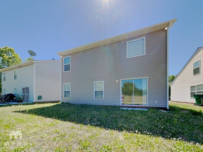 Building Photo - 1910 Sunset Village Dr