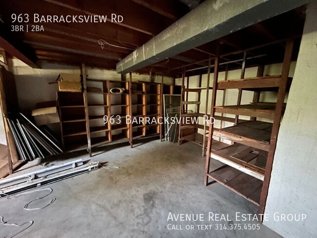 Building Photo - 963 Barracksview Rd