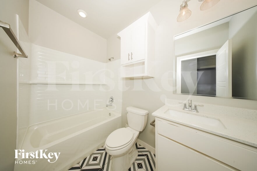 Building Photo - 504 NW 183rd St