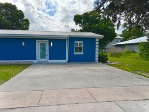 Building Photo - 1835 42nd Ave