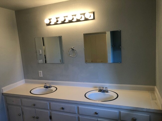 Building Photo - 1 bedroom apartment in Springfield!