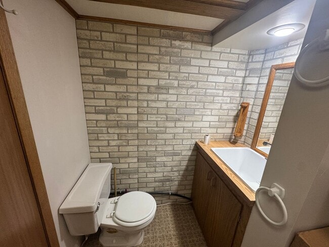 Building Photo - House across from Waverly Highschool!