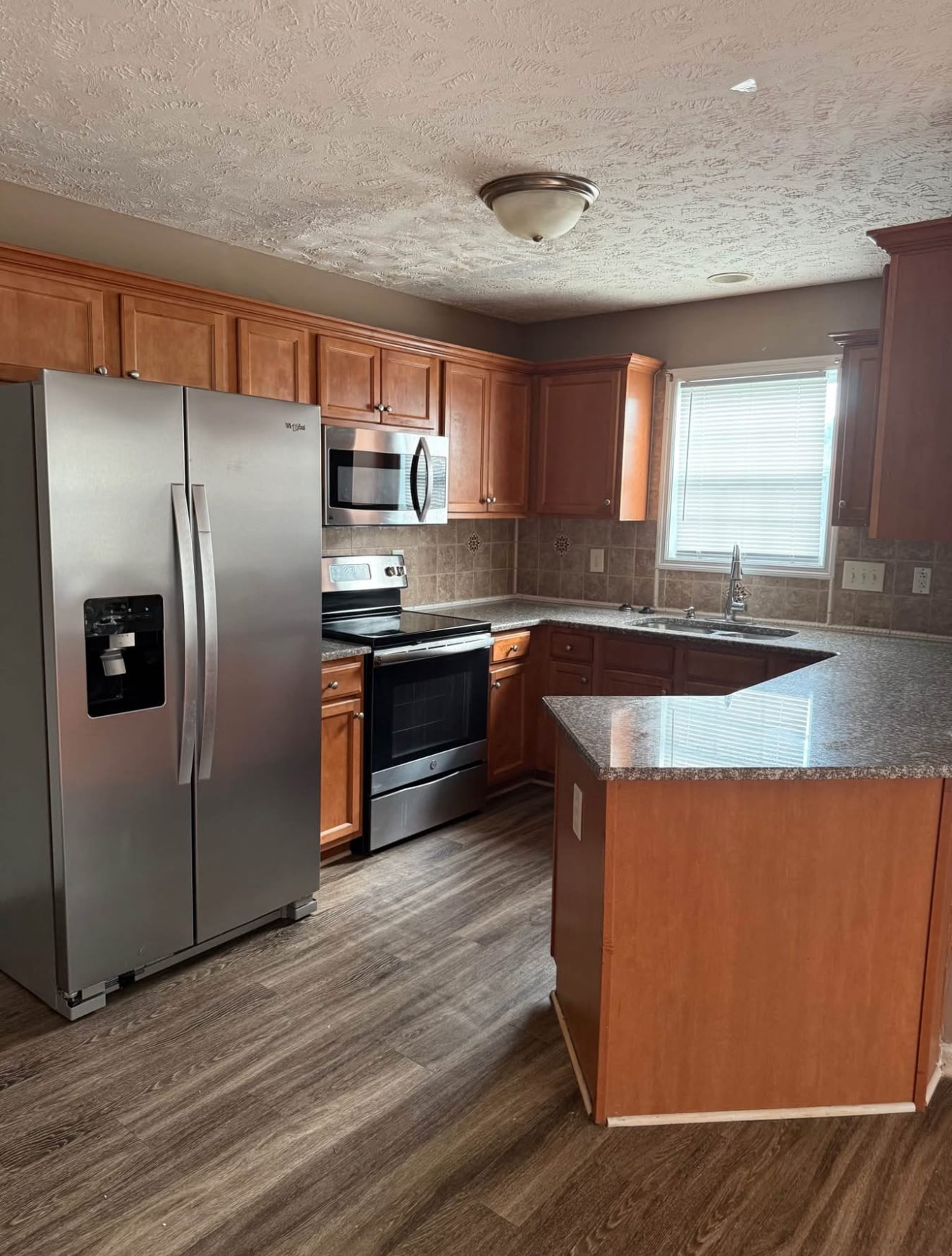 Kitchen appliances - 1509 Bridgeton Way