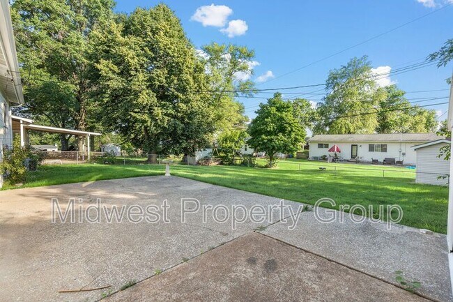 Building Photo - 1450 Tahoe Dr
