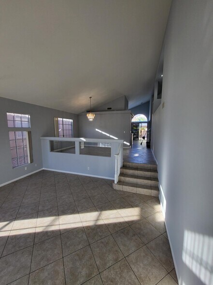 Building Photo - 2690 African Violet Ave