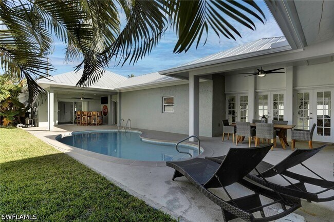 Building Photo - 10842 Vanderbilt Dr