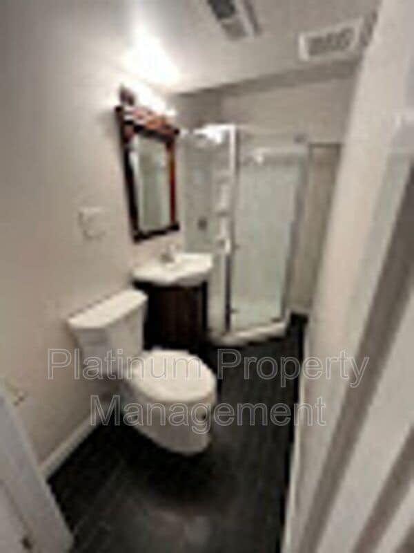 Building Photo - 10500 Worthington Hills Manor