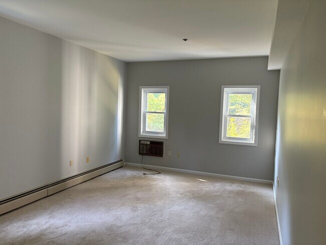 Building Photo - 120 Coliseum Ave