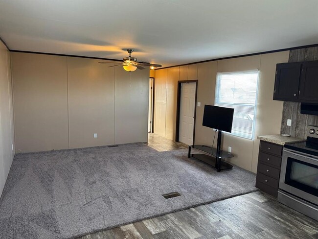Building Photo - 89 Abalone St