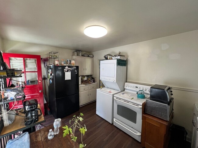 Building Photo - Adorable 2bdrm/1bth Ranch Style Home Conve...