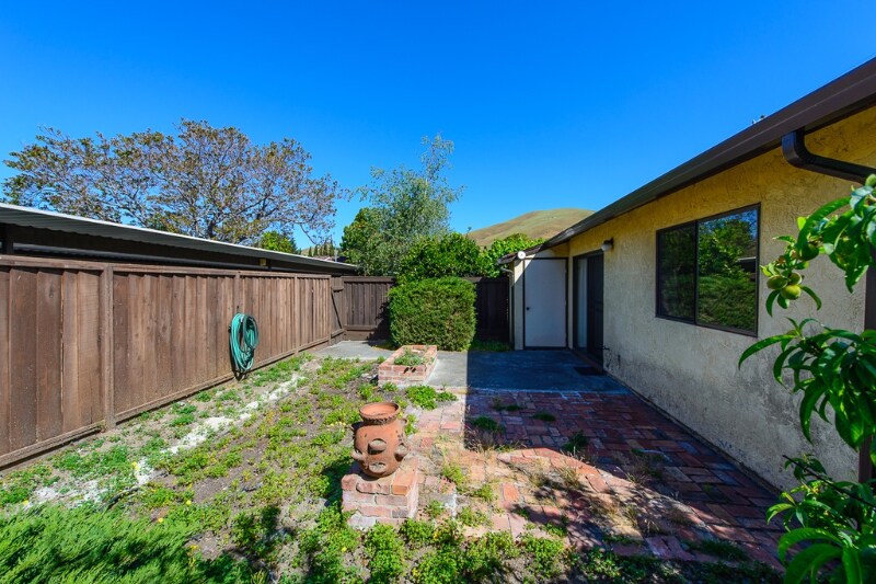 Building Photo - 37987 Vallejo St