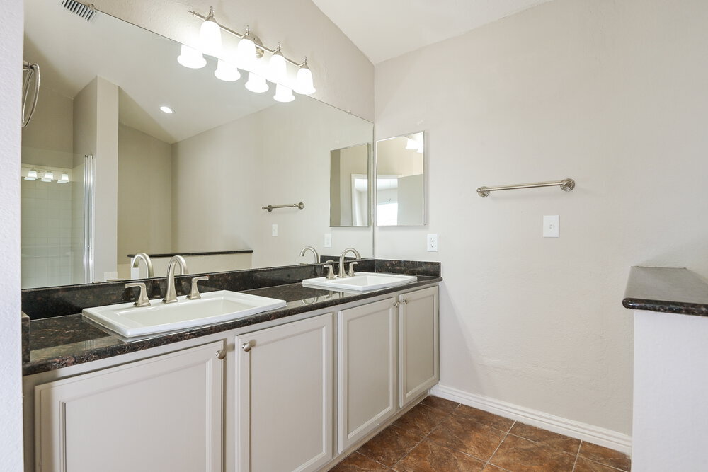 Building Photo - 2571 W Blaine Ct