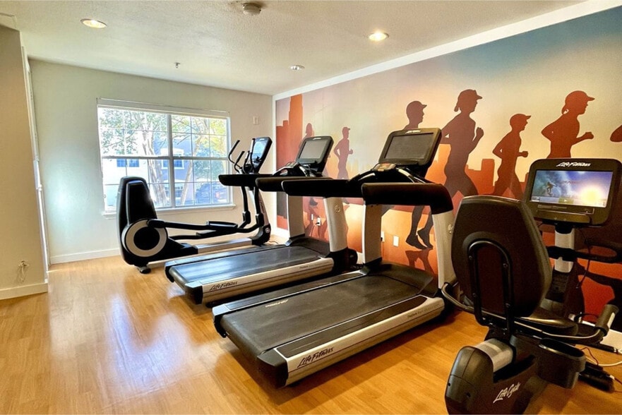 Building Photo - 10001 N Capital of Texas Hwy