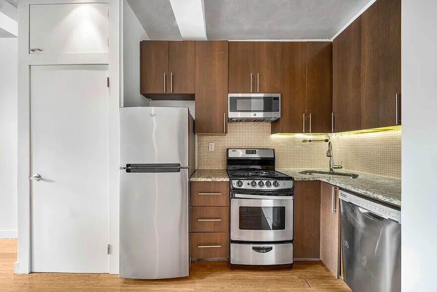 Building Photo - 135 Christopher St