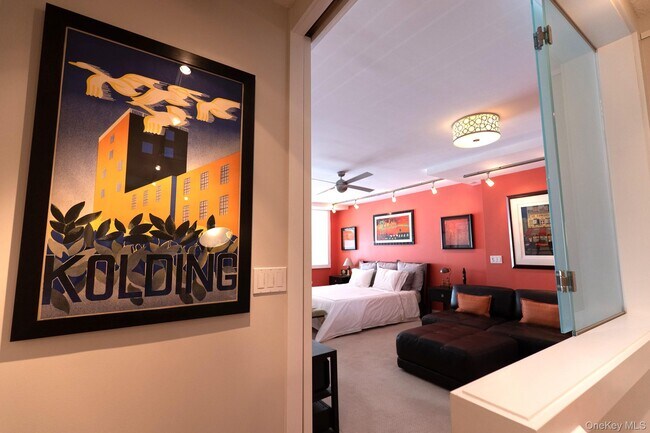 Building Photo - 1 Landmark Sq