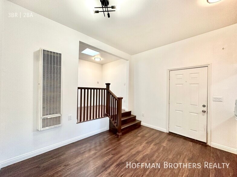 Building Photo - 201 Lake Shore Terrace