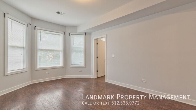 Building Photo - 2833 N Avers Ave
