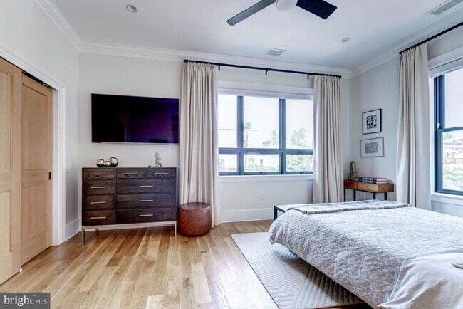 Building Photo - 1327 R St NW