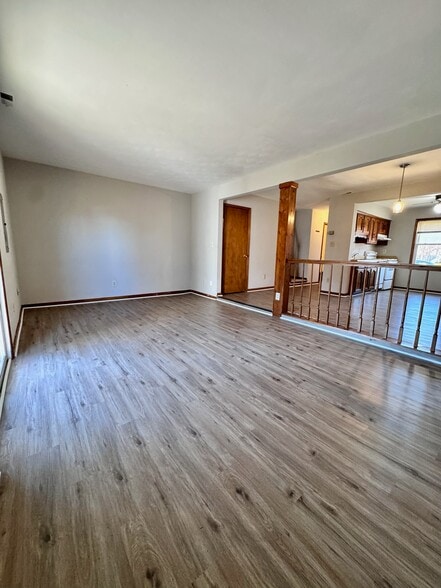 Living room - 5552 Lynbrook Lndg