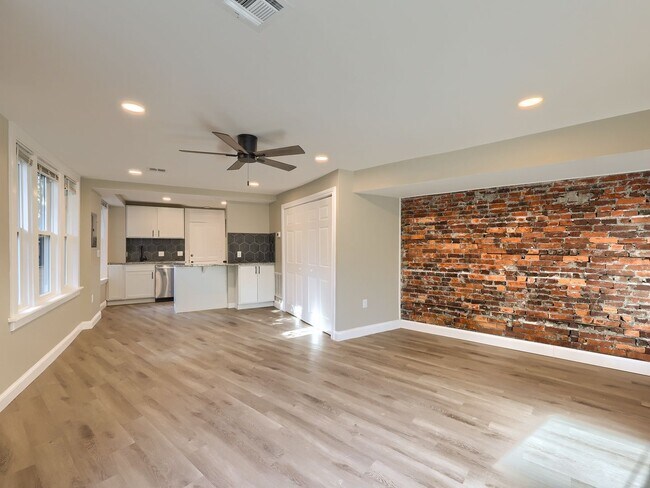 Building Photo - 612 N 2nd St