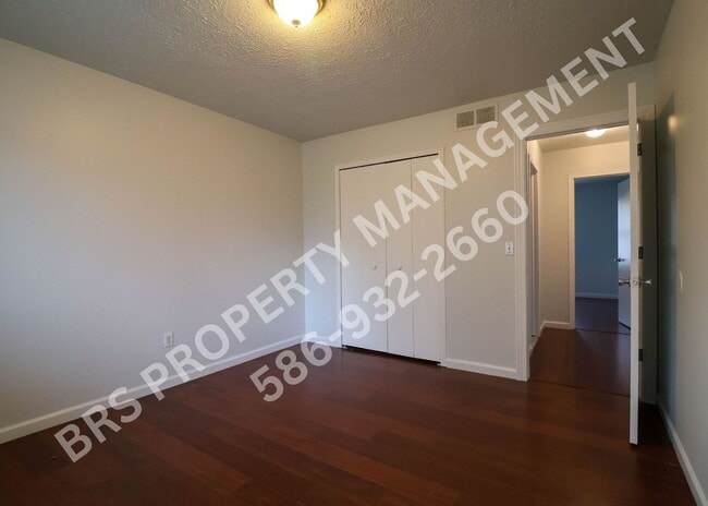 Building Photo - Shelby Township Duplex