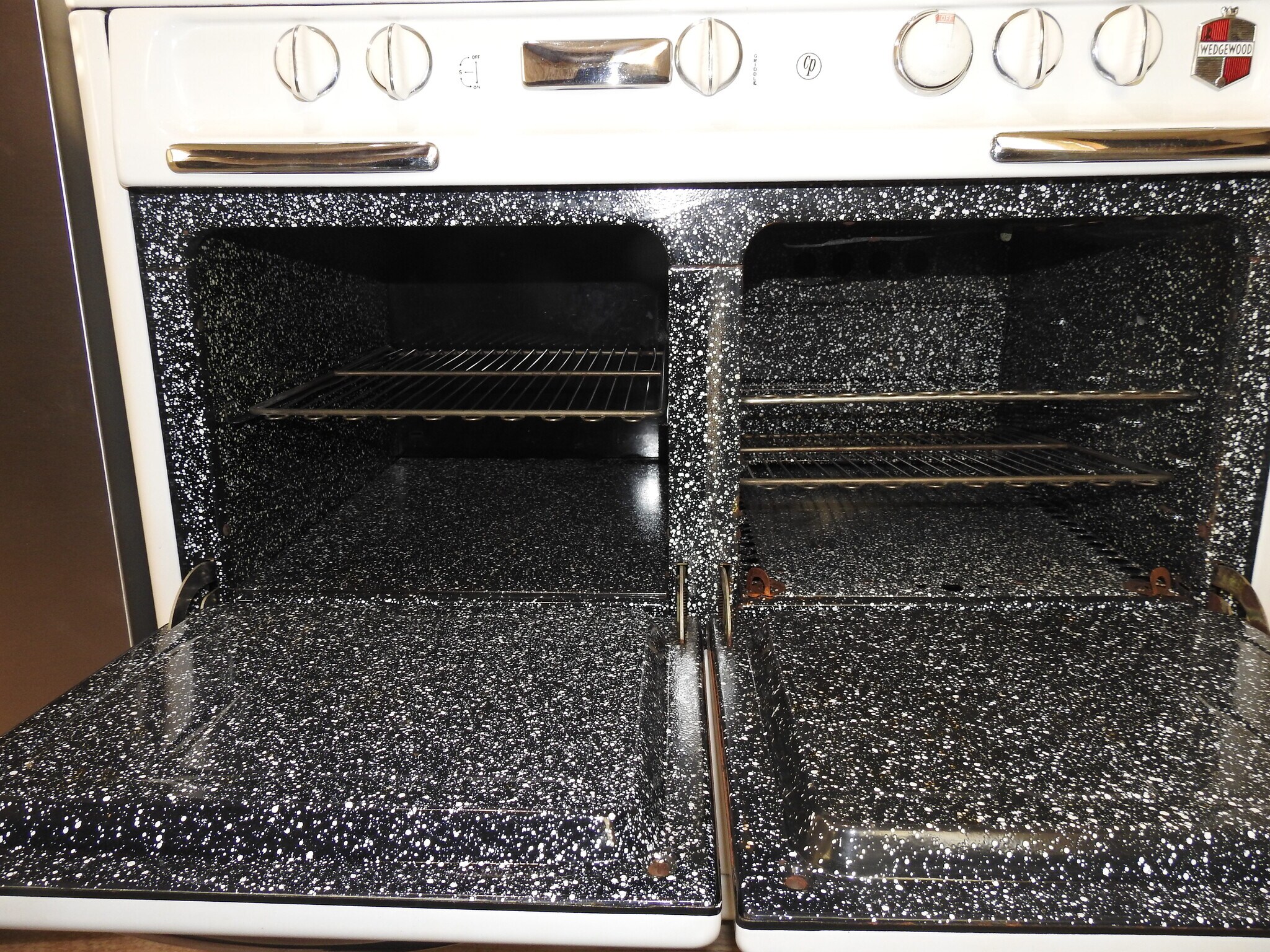 Building Photo - 413 34th St