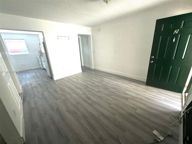 Building Photo - 720 NW 27th Ct