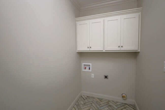 Building Photo - 4704 Crescent Ct