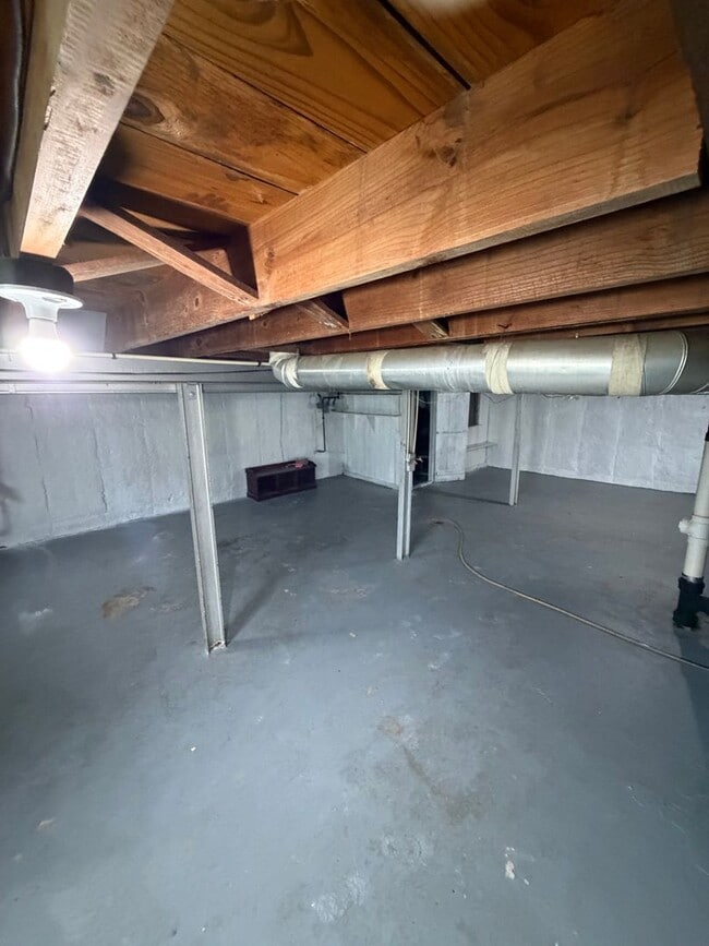Building Photo - Welcome to this charming 3BD/1BA house in St Louis, MO