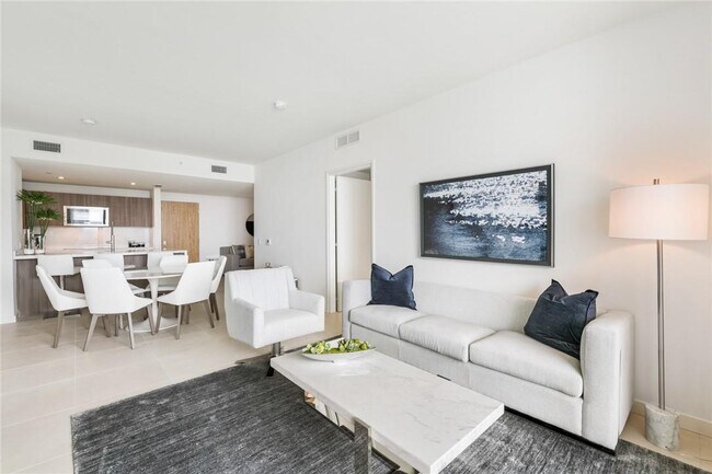 Building Photo - 401 N Birch Rd