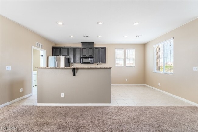 Building Photo - 9348 Vista Waters Ln