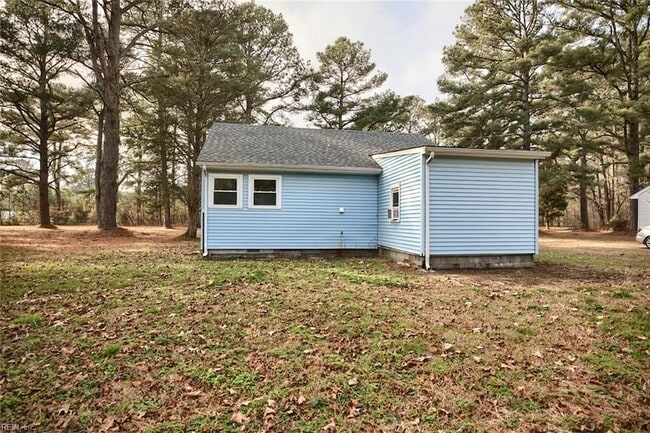 Building Photo - 40 Lilac Ln