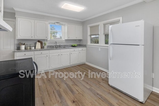 Building Photo - 711 16th St