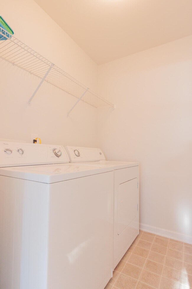 Building Photo - 187 Madrid Dr