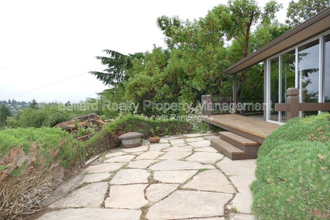 Building Photo - 3402 37th Ave W