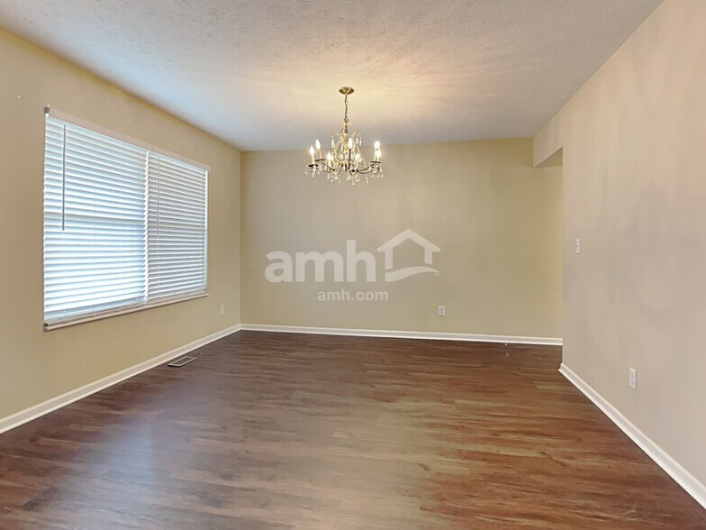 Building Photo - 3455 Lakebrook Ct