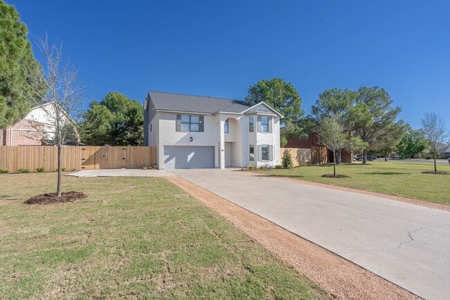 Building Photo - 8121 San Antonio St