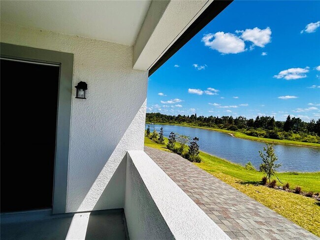 Building Photo - 33234 Sycamore Leaf Dr