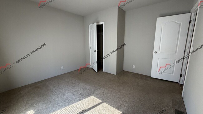 Building Photo - STATUS: *AVAILABLE* | R335 | $2295 + $100 flat rate for Electric and sewer
