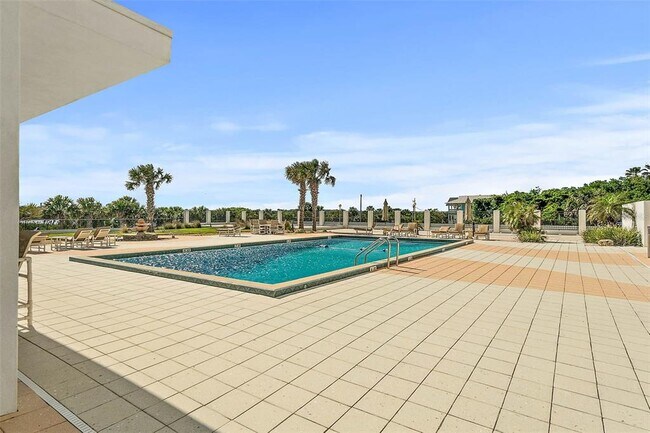 Building Photo - 1601 N Central Ave