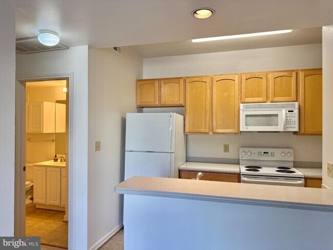 Building Photo - 12155 Penderview Terrace