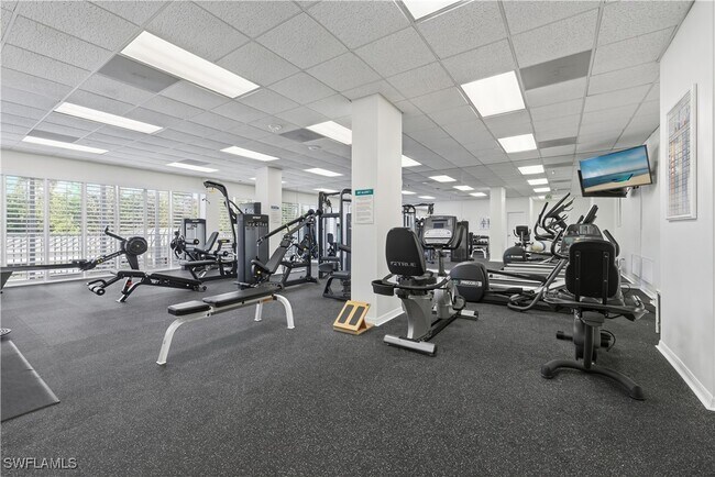 Building Photo - 6361 Pelican Bay Blvd