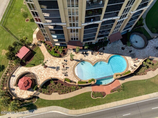 Building Photo - 1200 Beach Dr